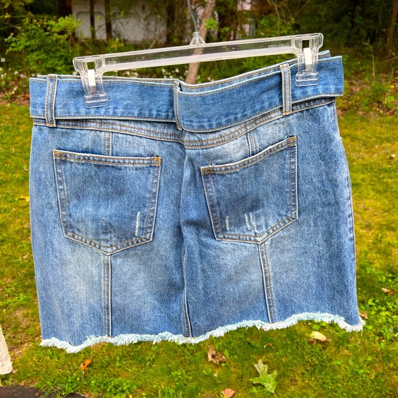 Women’s Jean Skirt - Picture 2 of 3